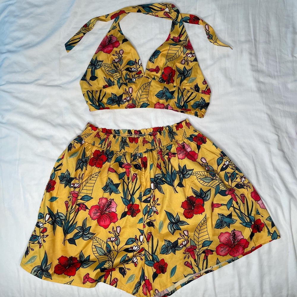 Women’s Top and Short set (L)